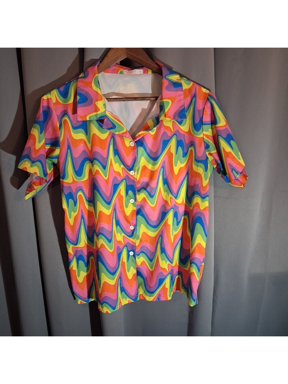 ROMWE Colorful Wave Pattern Button-Up Shirt Size Small